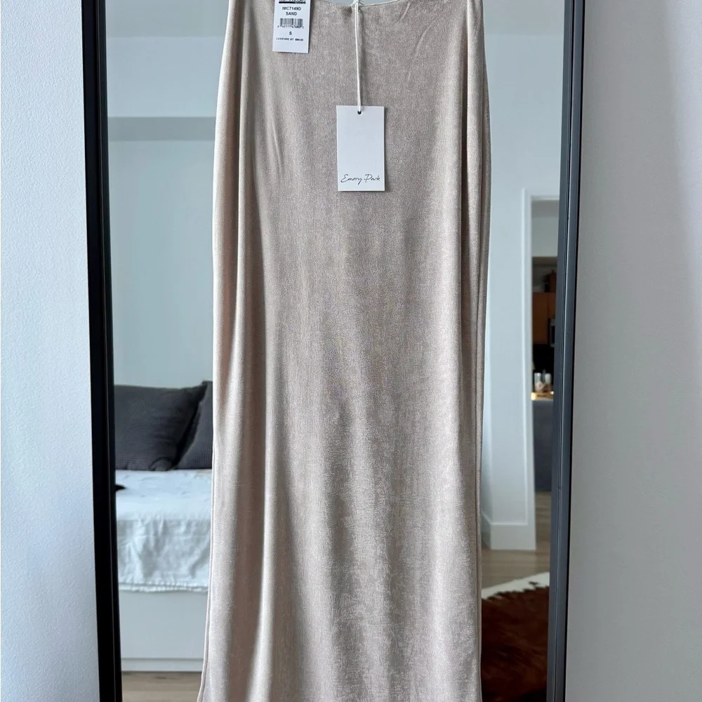 NWT Elegant Beige Cut-Out Dress - Picture 3 of 6
